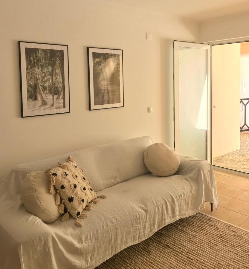 Accommodation In Sesimbra - Two Double Bedroom Экстерьер фото